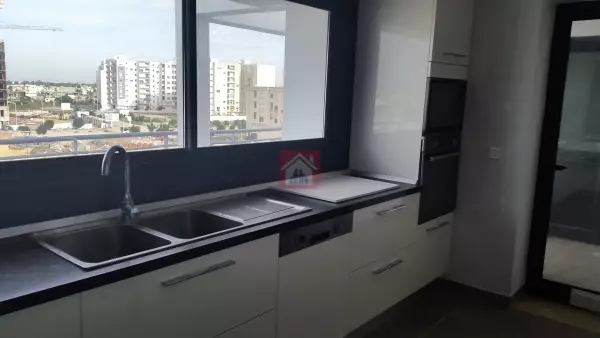 Penthouse à Vendre Luxe et Confort avec piscine à Ain Zaghouan Nord