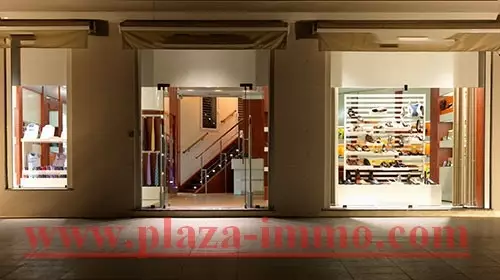 Local Commercial avec Emplacement Stratégique au Lac 2