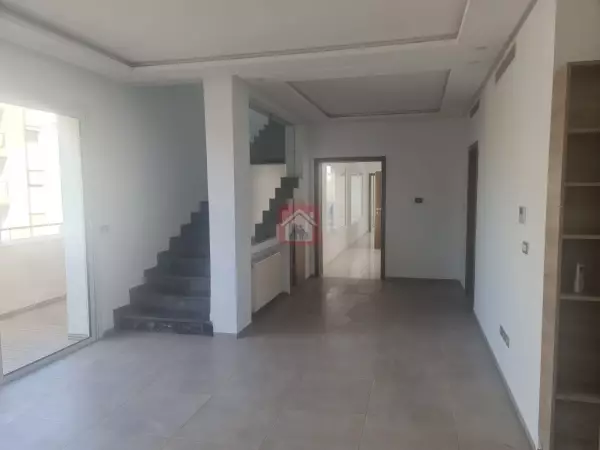 Penthouse avec Piscine à Jardins de Carthage