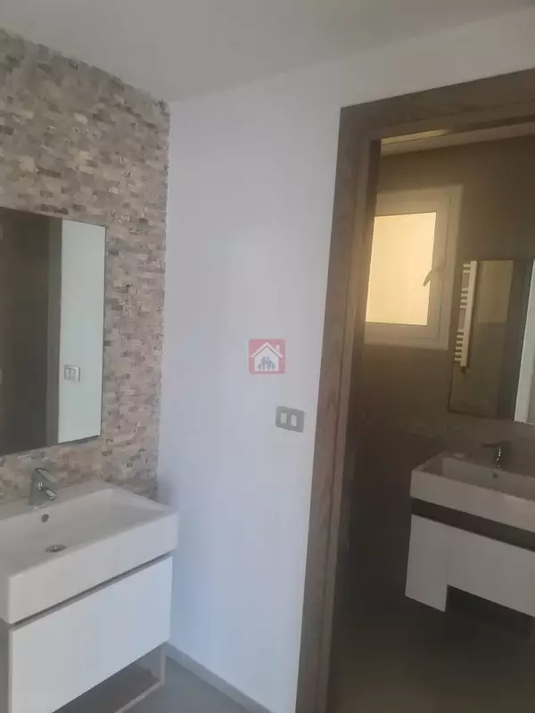 Penthouse avec Piscine à Jardins de Carthage