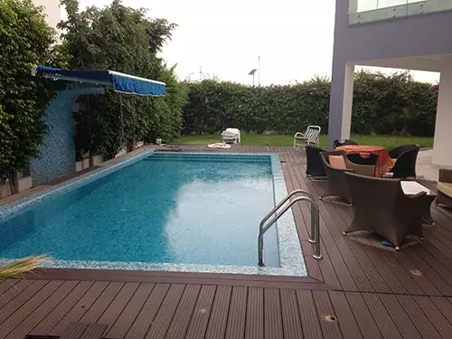 À Vendre Une Élégant Villa avec Piscine et Jardin au Lac 2