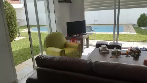 Villa Prestigieuse avec Piscine au Lac 2