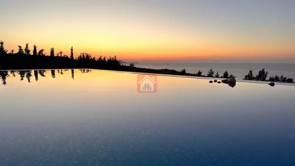 Divers Lots à Metline à 300m de la Mer - Vue Imprenable et Environnement Exceptionnel