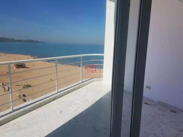 Un bel appartement s3 100% vue mer à la Marsa