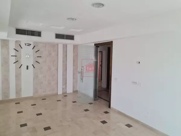 Bureau au Lac 1 Emplacement Prestigieux