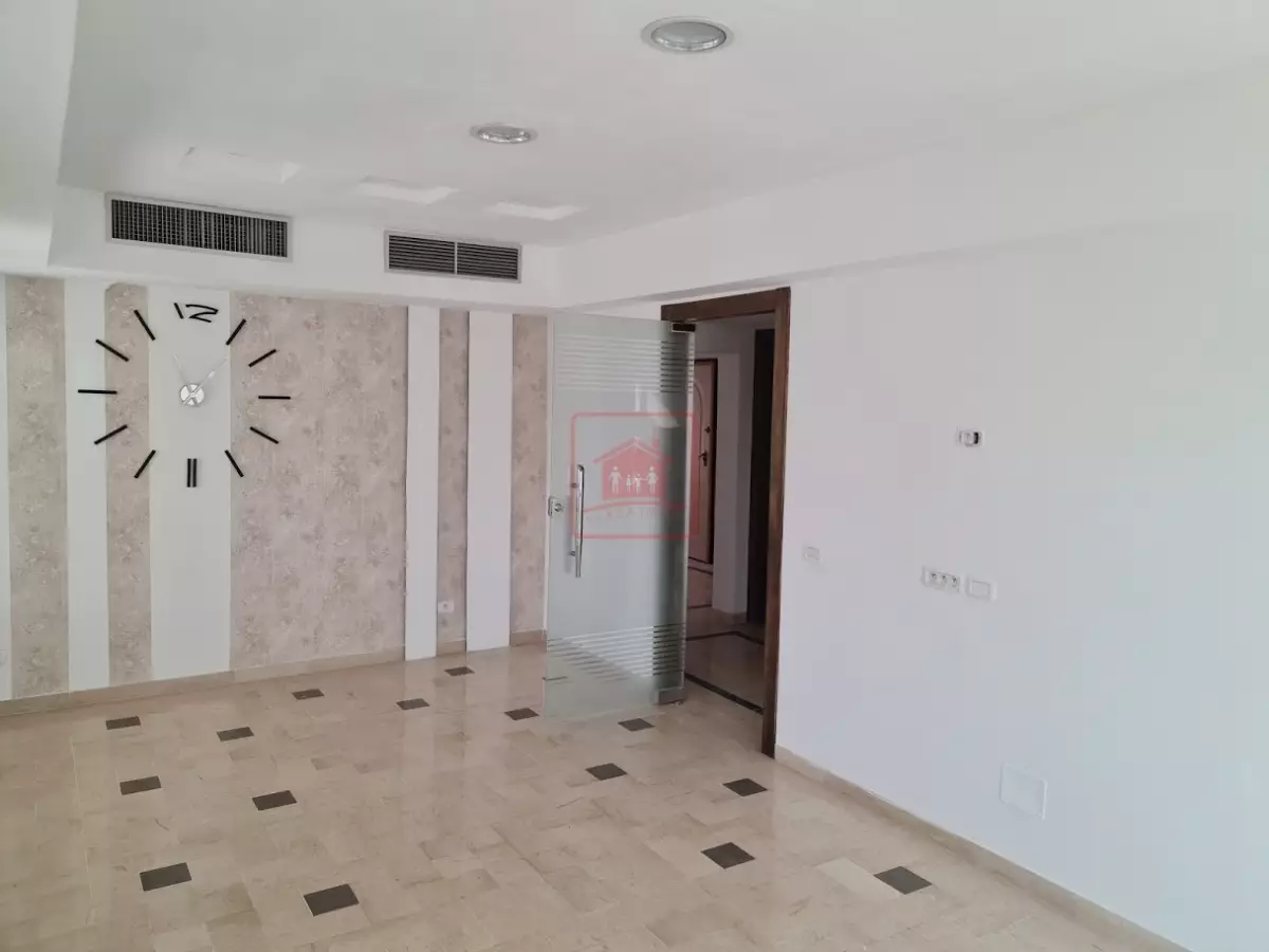 Bureau au Lac 1 Emplacement Prestigieux