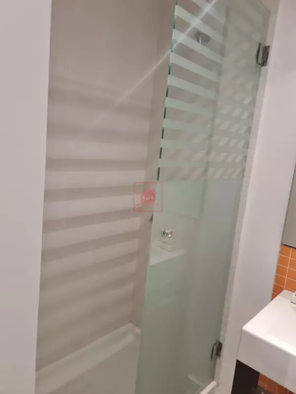 Bureau Rénové à Manar 1