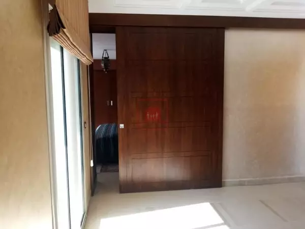 Luxueuse Villa avec Piscine aux Berges du Lac 2