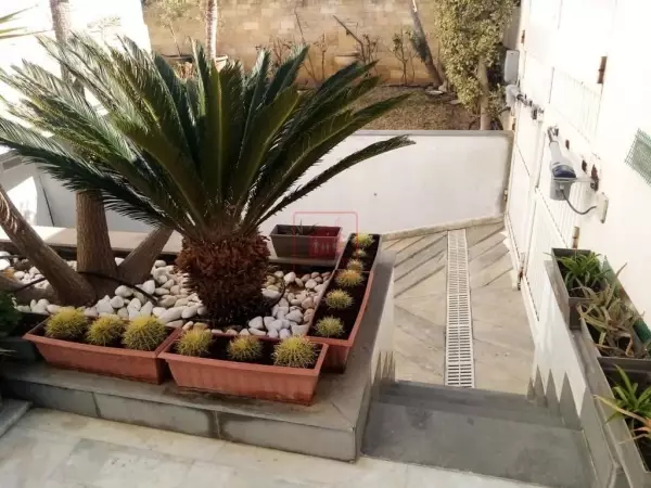 Luxueuse Villa avec Piscine aux Berges du Lac 2