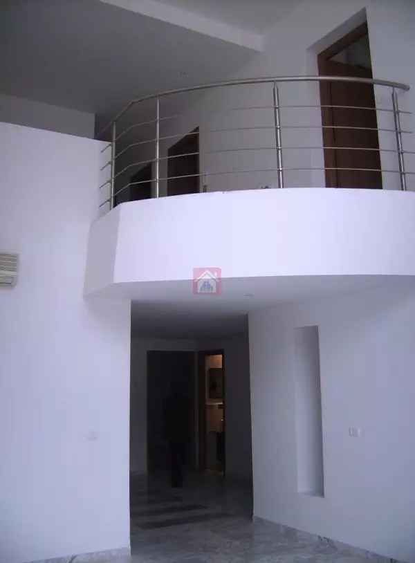 Duplex à Usage Bureautique au lac2