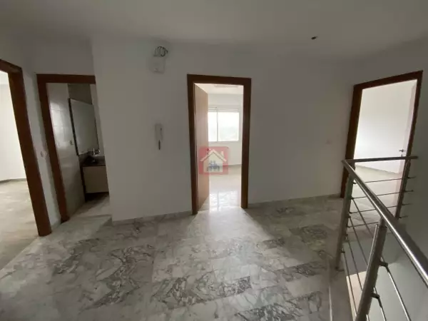 Duplex à Usage Bureautique au lac2