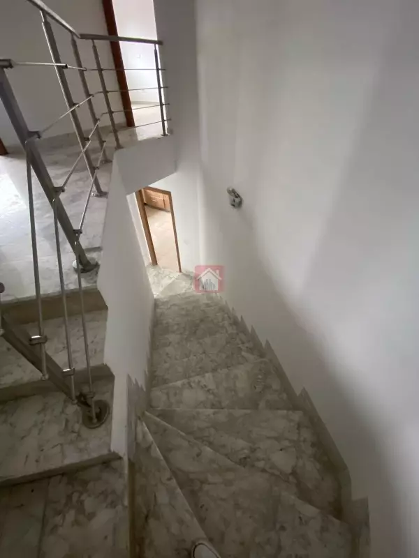 Duplex à Usage Bureautique au lac2