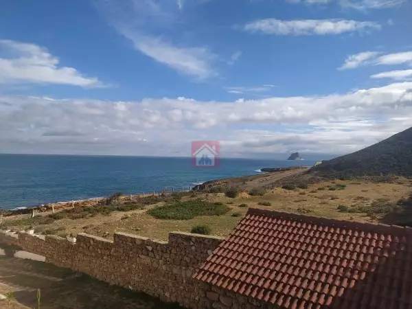 Beau Terrain à Ras Jbel