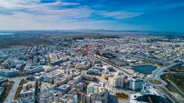 Grand Local Commercial au Cœur du Lac 2