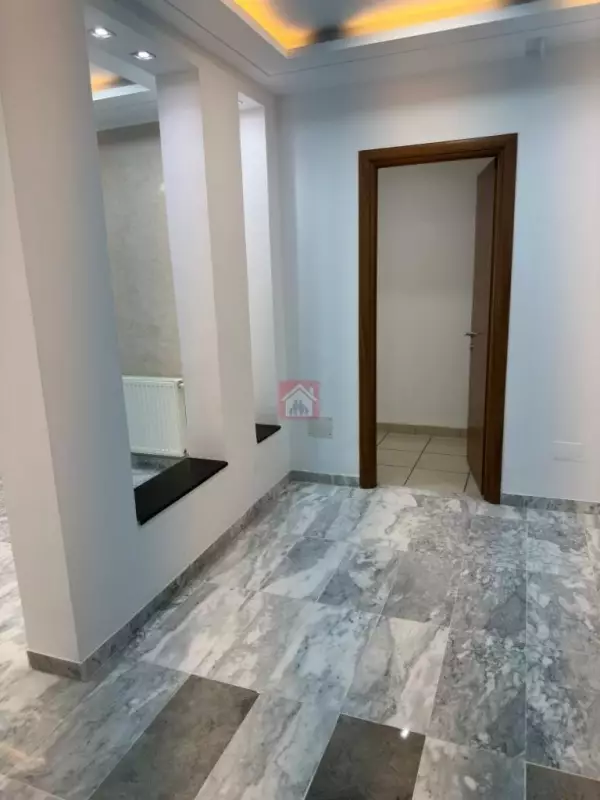 Éblouissant Bureau à Louer Espace Exceptionnel au Coeur de Lac 2