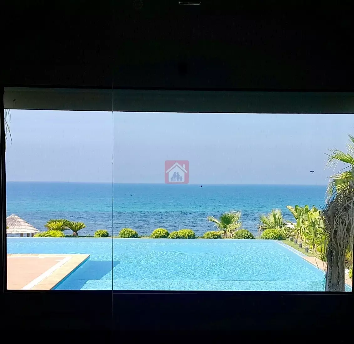 Une Maison d'Hôte Pieds Dans l'Eau à Sounine