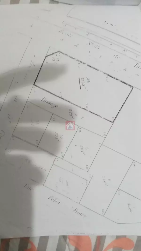 Un Beau Terrain sur l'Avenue Habib Bourguiba à Khereddine La Goulette