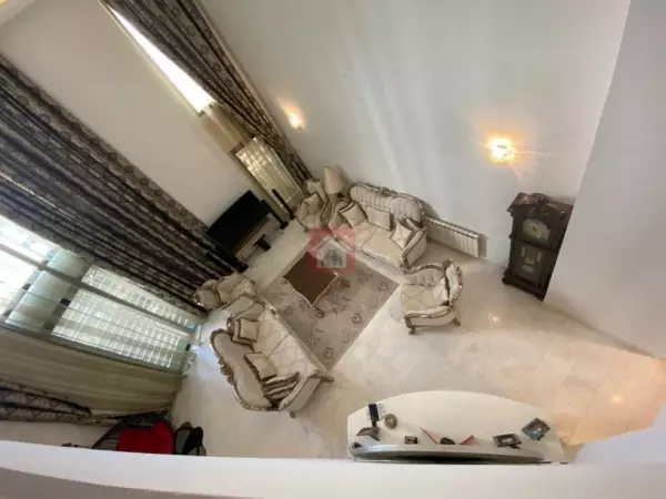 Un Beau et Lumineux Duplex au Lac 2