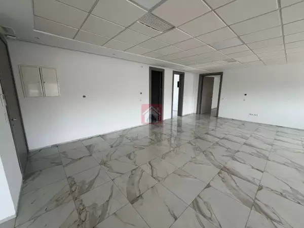 Bureau de Standing au Lac 2