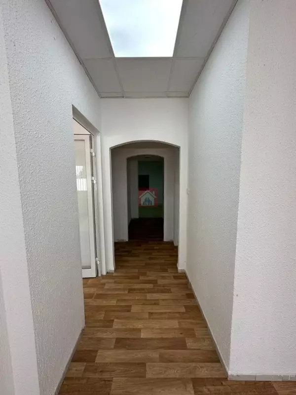 Showroom à Charguia1