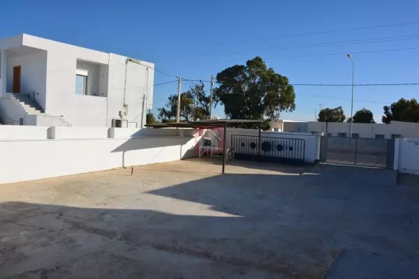 un Dépôt à Mellita Djerba