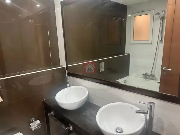 Bel Appartement Spacieux au Lac 2