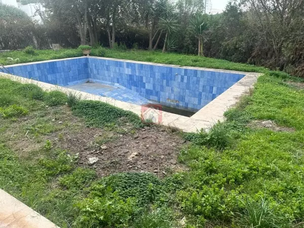 Villa de 900m² à Notre Dame
