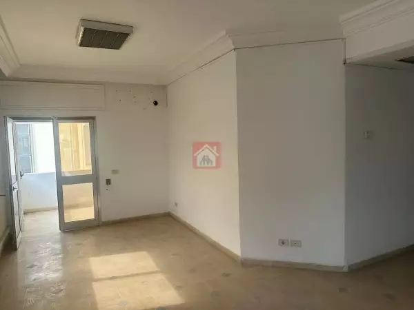 Bureau Spacieux de 200m² au Lac 1