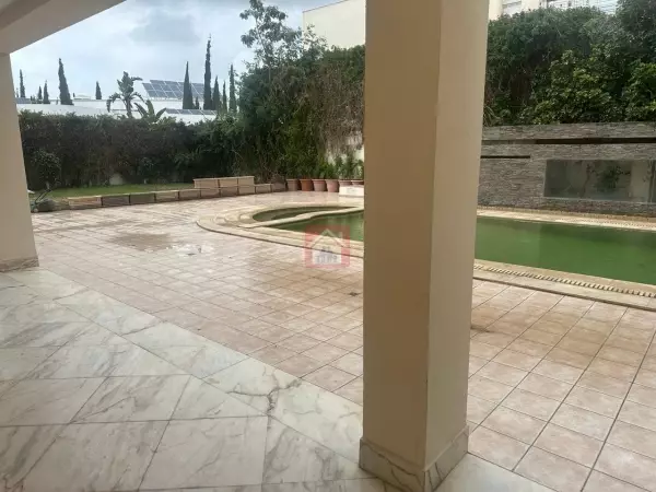 Villa de Maître aux Berges du Lac 2