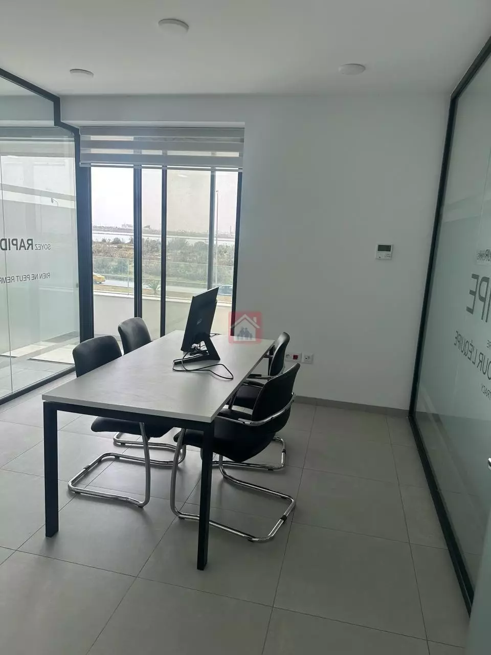Immeuble bureautique moderne à la zone industrielle de Kherreddine