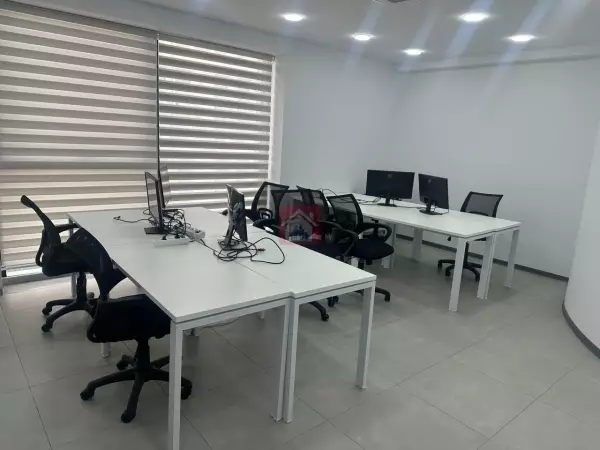 Immeuble bureautique moderne à la zone industrielle de Kherreddine