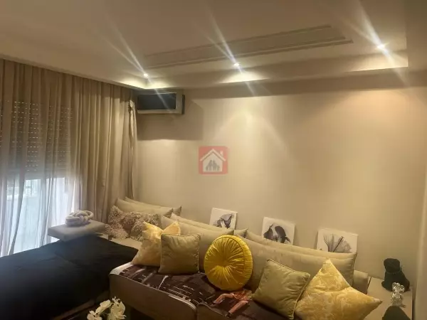 Bel Appartement de 300m² au Lac 2