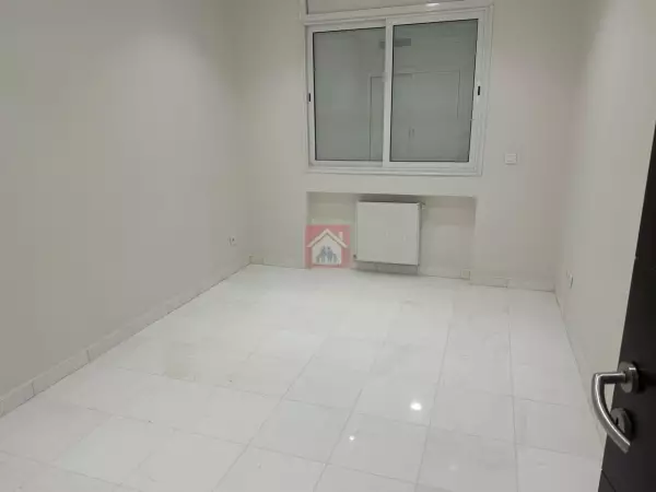 Bureau de 220m² au Lac 2