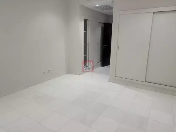 Bureau de 220m² au Lac 2