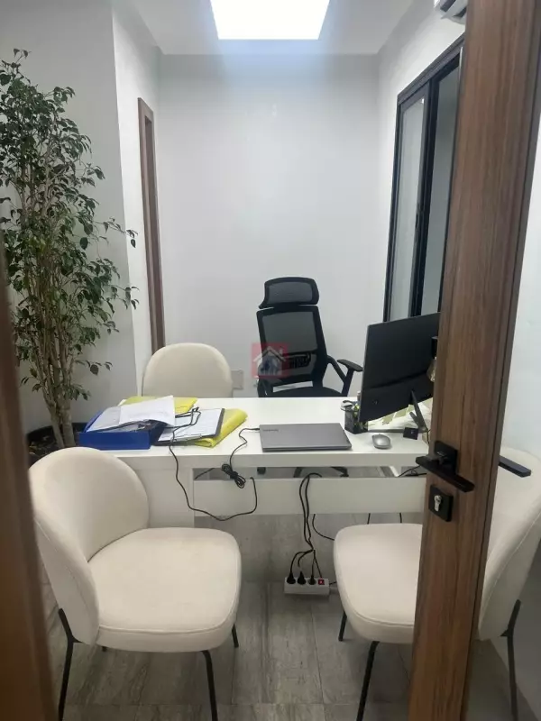 Bureau de 90m² au Lac 2