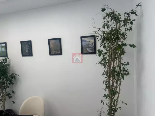 Bureau de 90m² au Lac 2