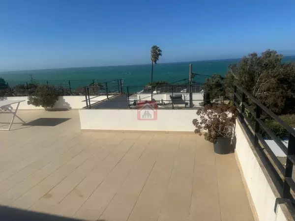 Magnifique Appartement Meublé avec Vue sur Mer à La Marsa Corniche