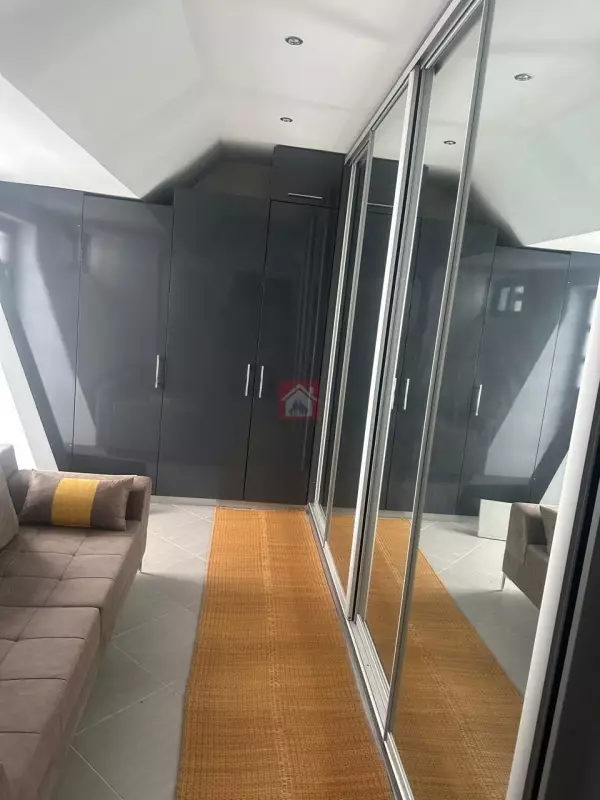 Éblouissant Penthouse à Louer Votre Nouveau Havre de Paix au Lac1