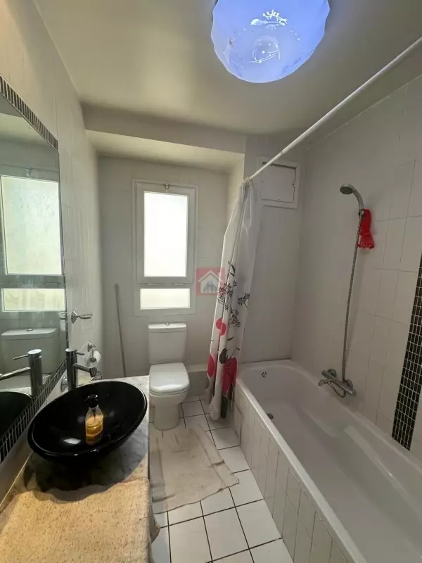 Éblouissant Appartement Meublé à Louer au Lac 2