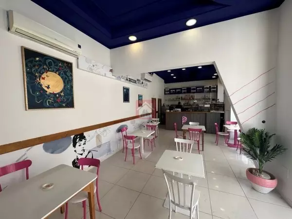 Éblouissant Fonds de Commerce Café-Restaurant au Lac 1