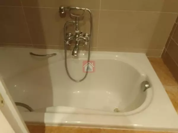 Élégant Appartement à Louer Vue Époustouflante sur le Lac