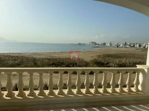A Vendre Éblouissante Villa de Prestige à Carthage