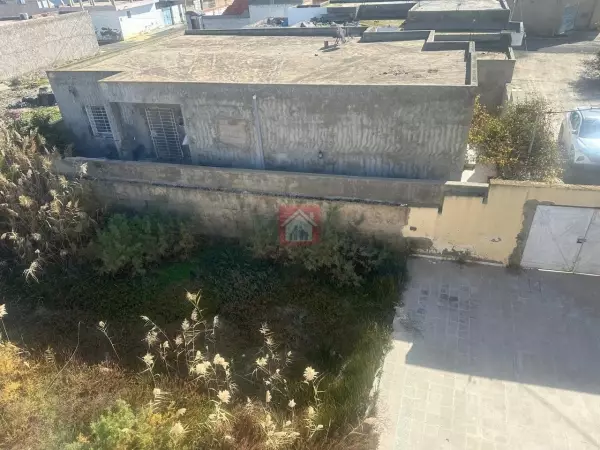 Éblouissant terrain avec villa à vendre à Raoued