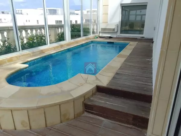 Époustouflant Penthouse en Location au Lac 2