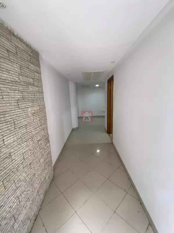 Excellent Bureau à Louer au Lac 2