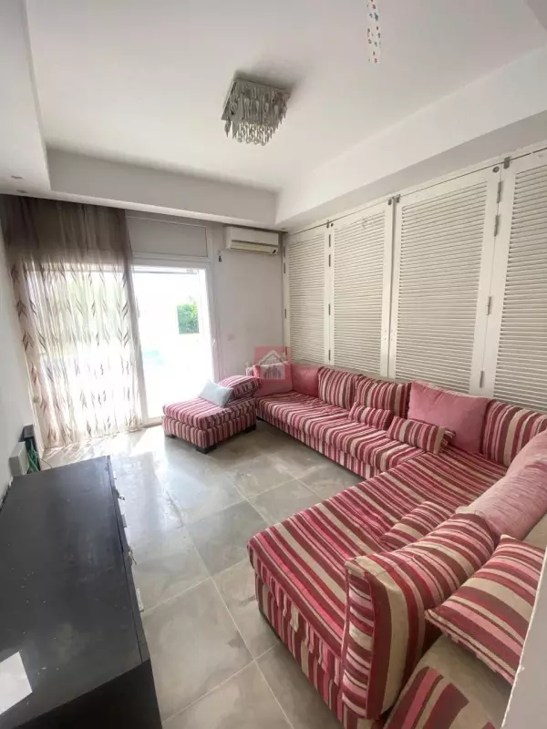 Une belle villa au Lac 2 avec piscine