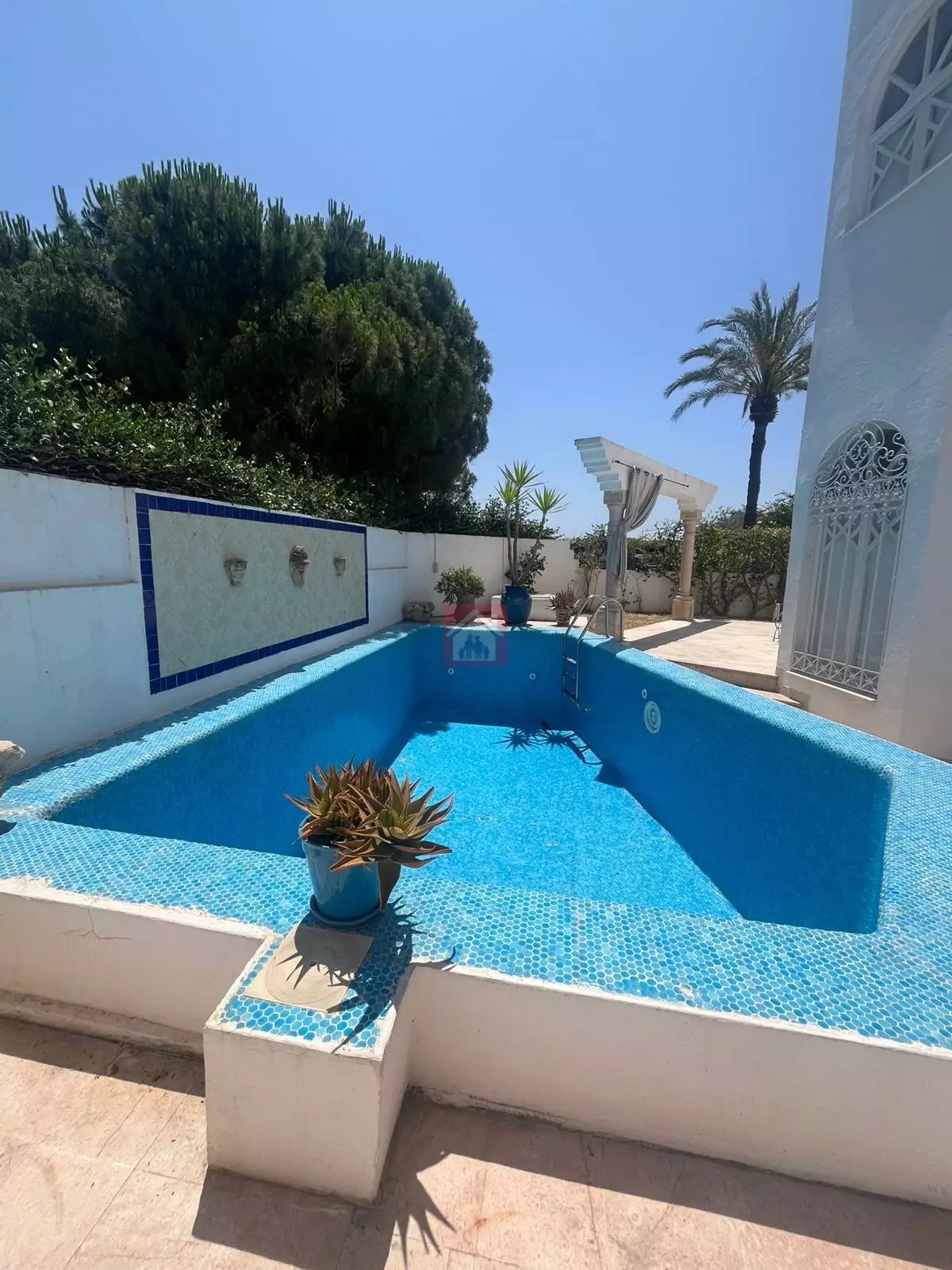 Belle Villa Coquette avec Piscine aux Jardins de Carthage