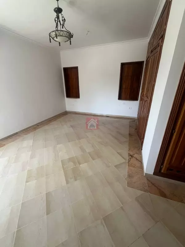 Belle Villa Coquette avec Piscine aux Jardins de Carthage