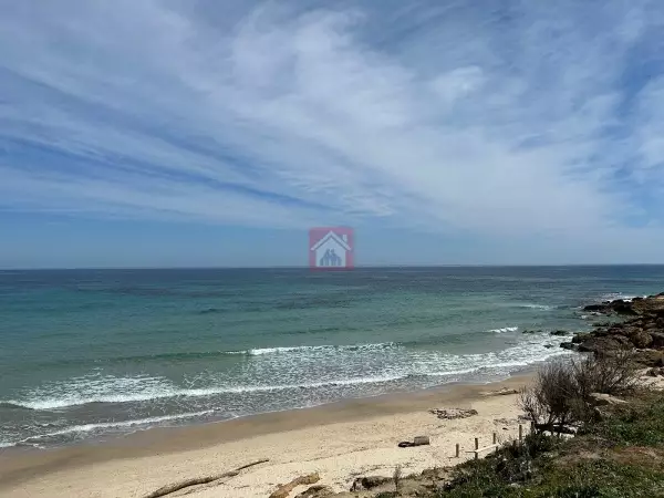 Lot de terrain à Ras Jebel de 15000m² pieds dans l'eau
