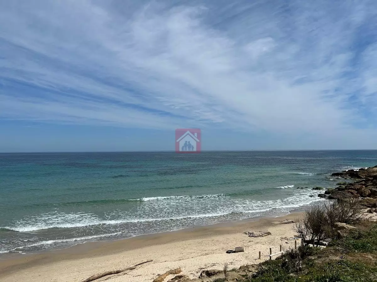 Lot de terrain à Ras Jebel de 15000m² pieds dans l'eau